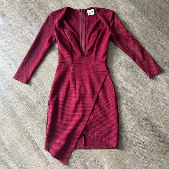 RED DRESS - Picture 1 of 2